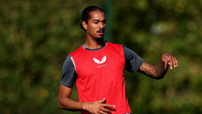 Wycombe loan for Lonwijk